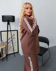 Blazer and wide-leg trouser set from the IT brand, polyester, viscose and spandex, image of the clothing.