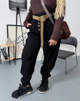 Corduroy trousers from an Italian brand in a blend of viscose, cotton and elastane, shown in the photo.