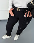 Corduroy trousers from an Italian brand, with viscose, cotton and elastane, shown in the image.