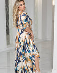 Elegant long dress  със стилен дизайн, направена от polyester и viscose, в изображението.