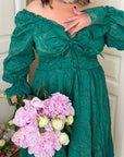 Whiteа Organza midi dress  с елегантен дизайн, изработена от 100% polyester, подходяща за специални поводи.