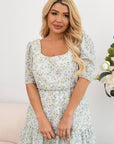 Asymmetric dress with ruffles  от viscose и polyester, изображение на модел, показващ детайлите и дизайна на дрехата.