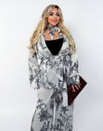 Printed set with a scarf  от polyester, viscose и elastan, с ярки дизайнерски мотиви, подходящ за ежедневна употреба.