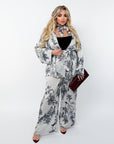 Printed set with a scarf  от polyester, viscose и elastan, изображение на продукт с цветен дизайн.