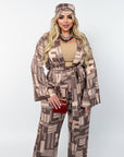 Printed set with a scarf  от polyester, viscose и elastan, модел с ярки цветове и модерен дизайн.