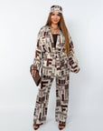 Printed set with a scarf  от polyester, viscose и elastan, с ярък десен и мека текстура, подходящ за ежедневна употреба.
