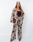 Printed set with a scarf , polyester, viscose и elastan, изображение на моден аксесоар с ярък модел