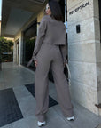 Conjunto trench corto y pantalón