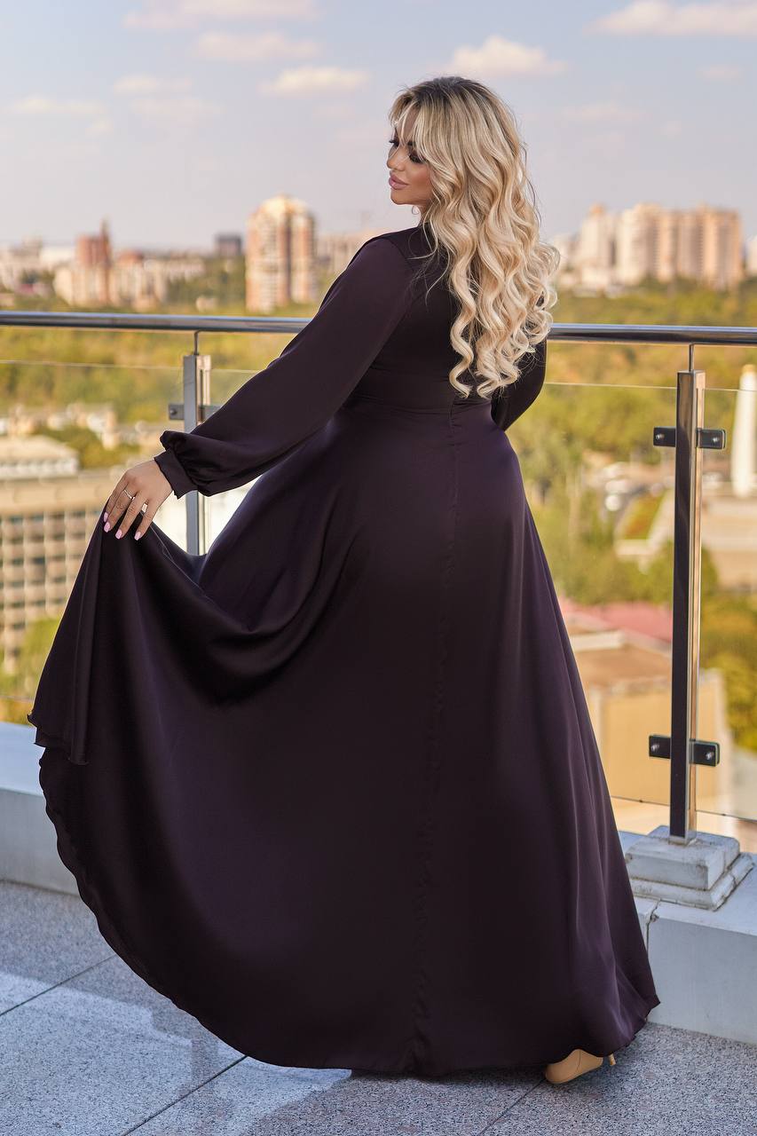Long dress with neckline  - Twiggy Shop