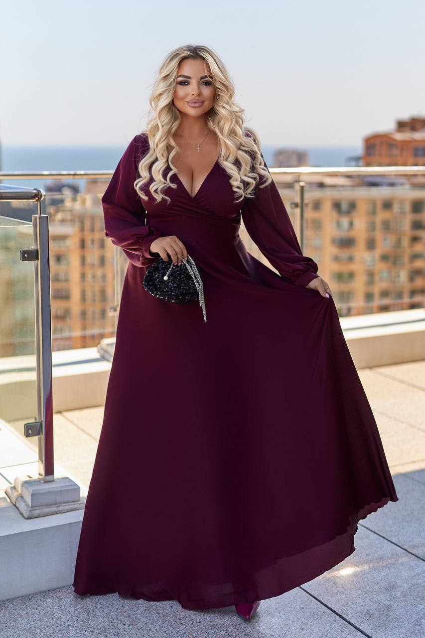 Long dress with neckline  - Twiggy Shop