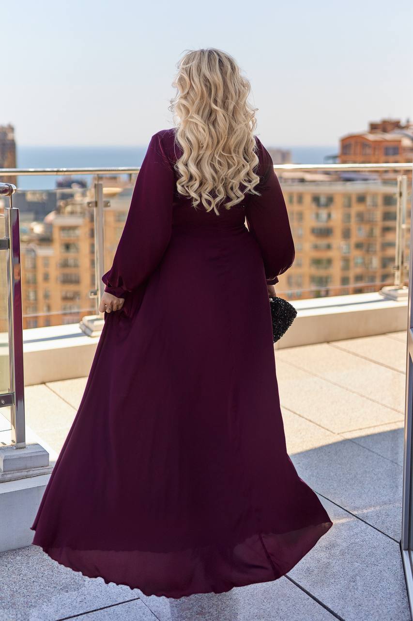 Long dress with neckline  - Twiggy Shop