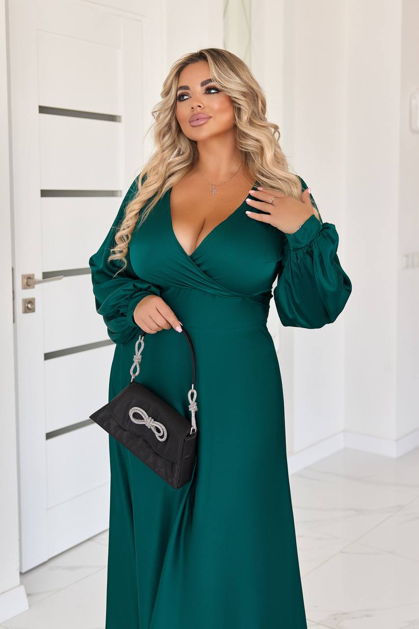 Long dress with neckline  - Twiggy Shop