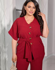 Blouse and trousers set  от polyester, lycra и nylon, модел с елегантен дизайн и комфортна кройка.