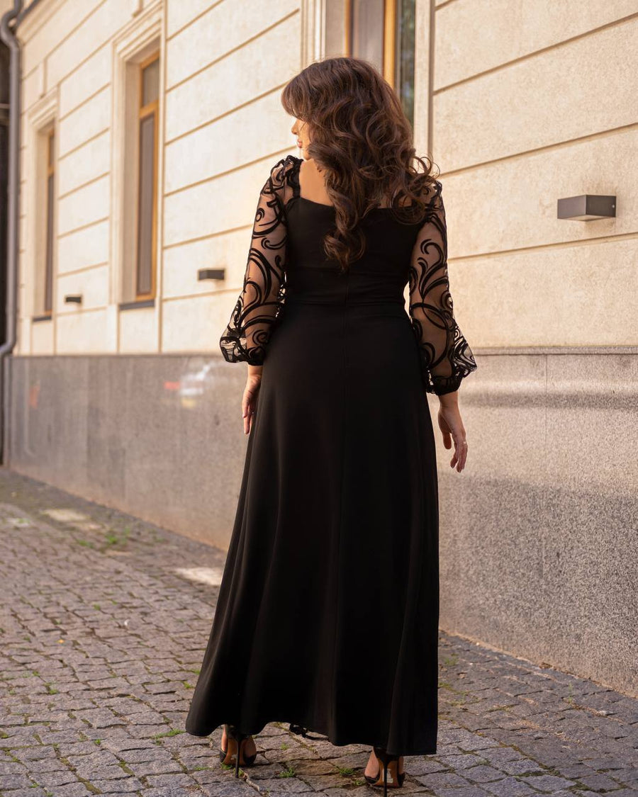 Robe longue avec résille