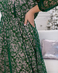 Платье с орнаментом и разрезом