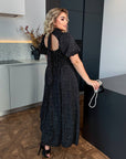Vestido midi arrugado de lunares