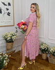 Vestido midi con cuello llamativo