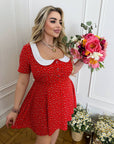 Vestido corto con cuello llamativo
