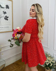 Vestido corto con cuello llamativo