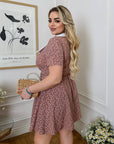 Vestido corto con cuello llamativo