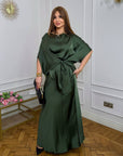 Satin set with a skirt , бляскав и мек, с polyester и elastane, перфектен за елегантни поводи, в нежни цветове.