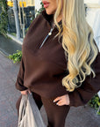 Fleece set with wide-leg trousers in polyester and elastane, image of a comfortable and stylish sporty outfit.