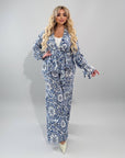 Floral print set  от polyester, изображение на елегантен дамски комплект с цветен модел.
