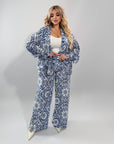 Floral print set , изработен от 100% polyester, показан в изображението.