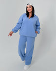 Warm fleece set in polyester and elastane, image of a comfortable and warm winter outfit for winter days.