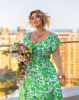 Cotton floral dress  с дълги Sleeveи и V-образно деколте, подходяща за летни дни, от марката Composition.