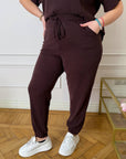 Knit set  с cotton, elastane и polyester, показан на изображението, с уютен и стиlinen  дизайн.