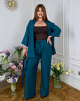 Linen ен Loose-fit set  с linen  80% и polyester 20%, подходящ за комфортен ежедневен стил.