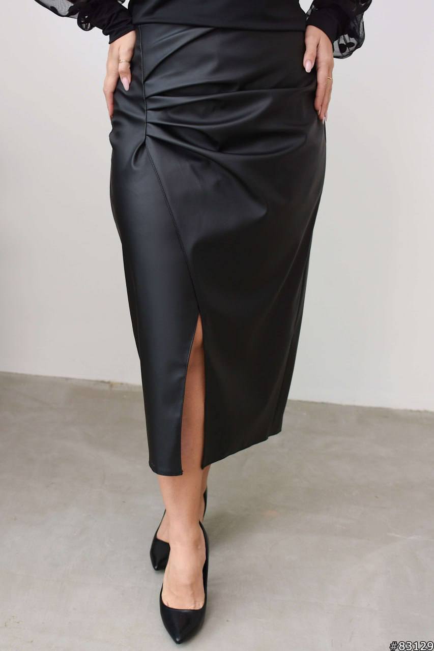Midi skirt made of faux leather  - Twiggy Shop