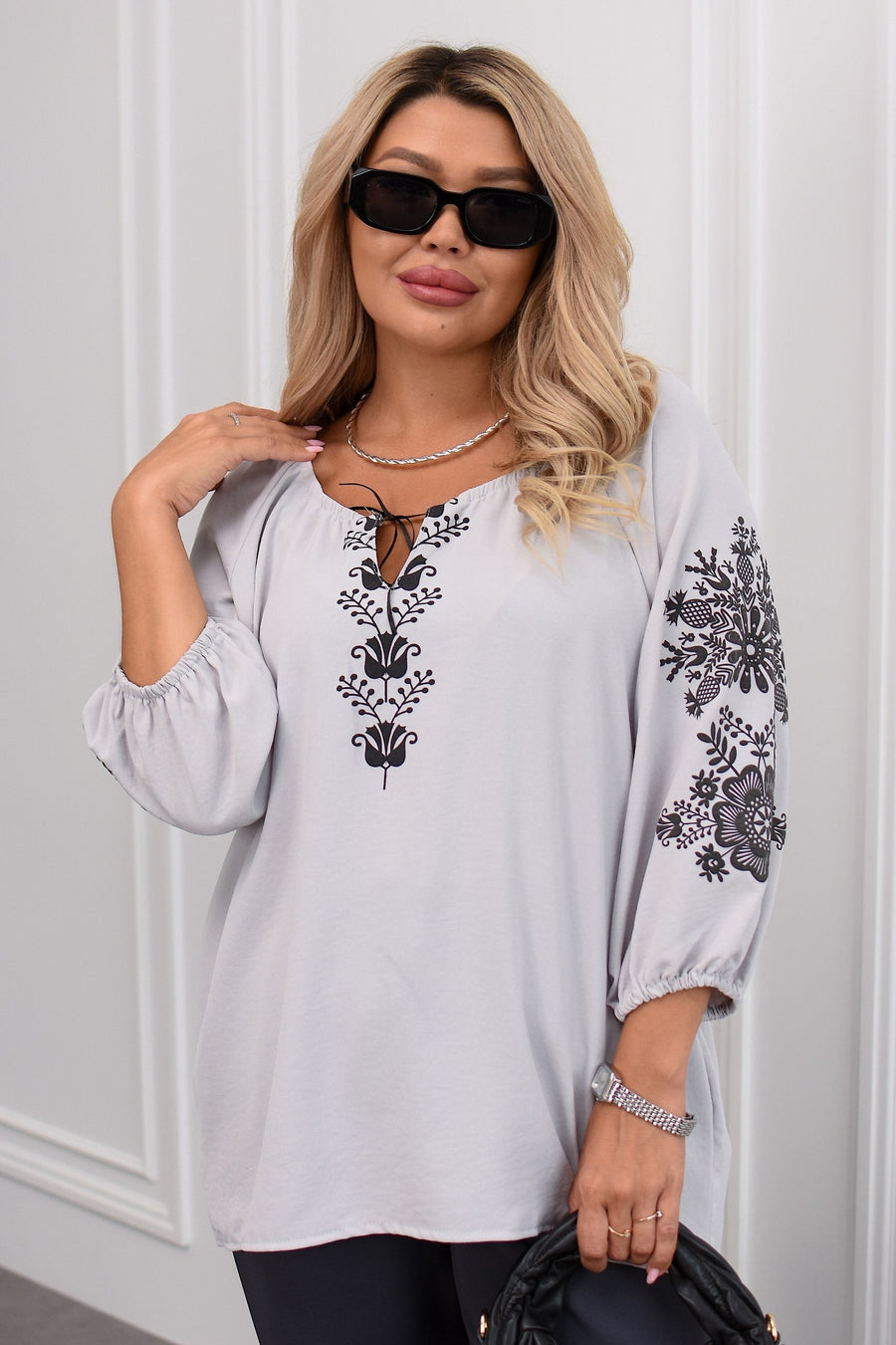 Blouse with ornaments  - Twiggy Shop