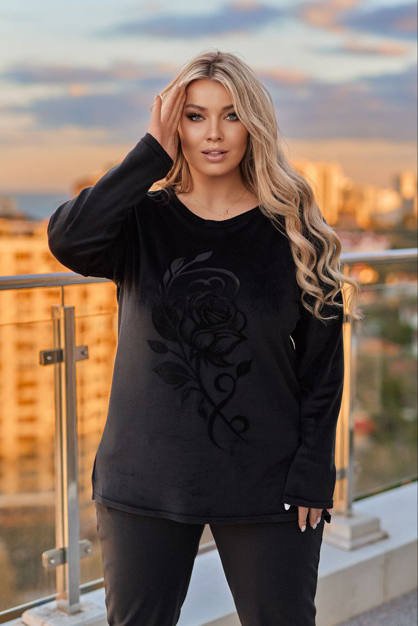 Velvet set with an applique  - Twiggy Shop