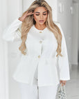Стилно дамско Blazer with statement buttons , polyester, viscose и spandex, изображение на моден модел в Whiteо blazer.