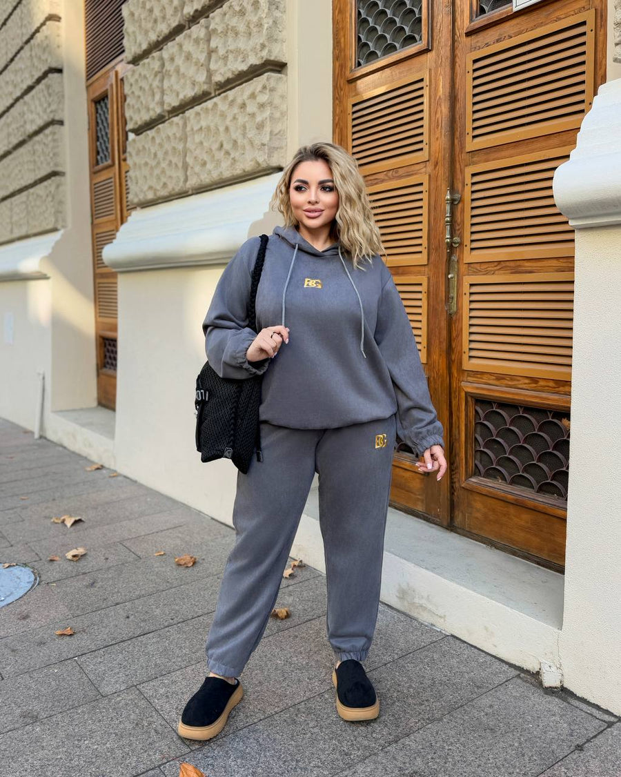 Velour set with embroidery  - Twiggy Shop