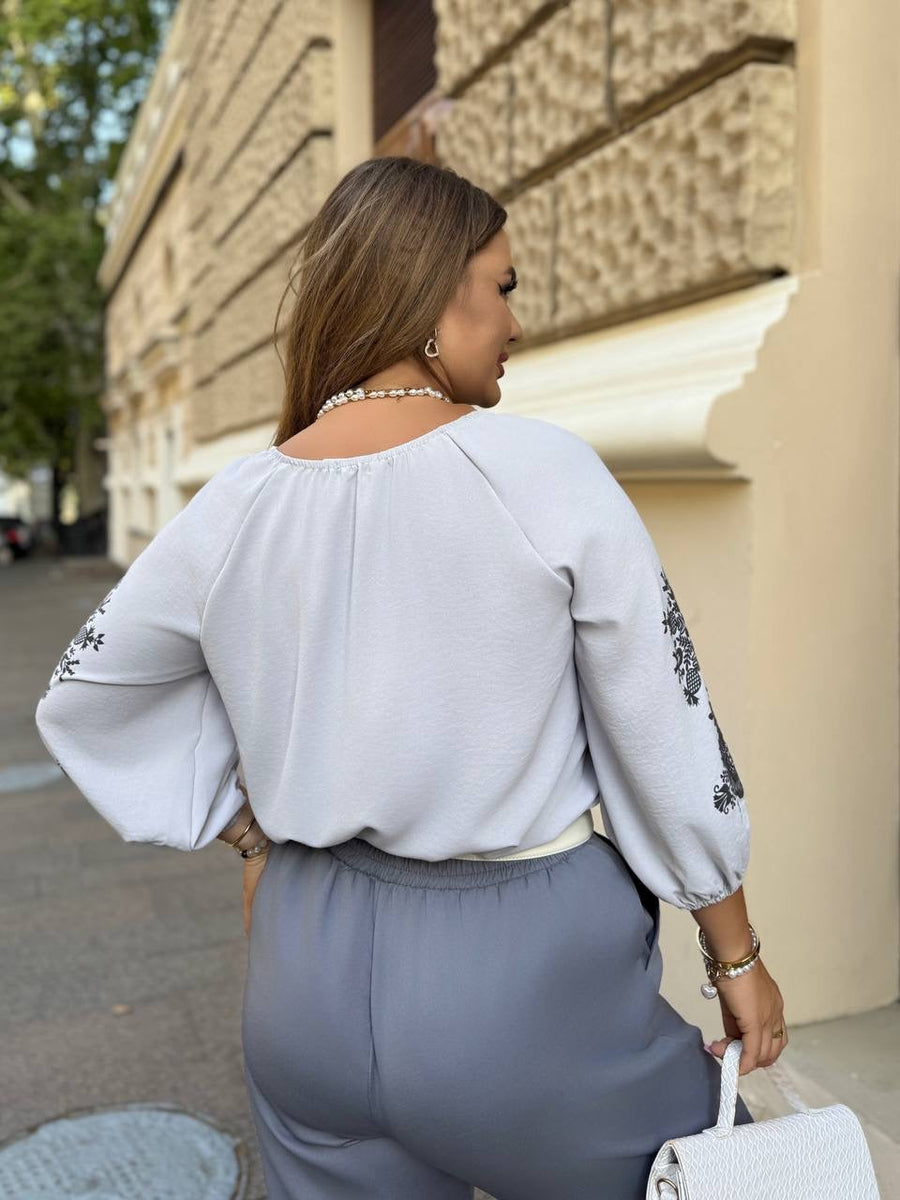 Blouse with ornaments  - Twiggy Shop