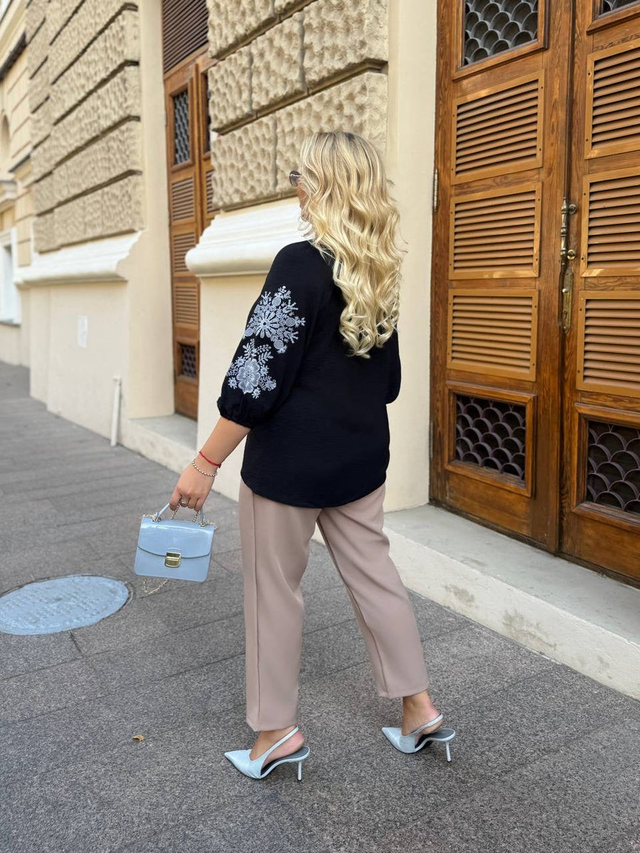 Blouse with ornaments  - Twiggy Shop