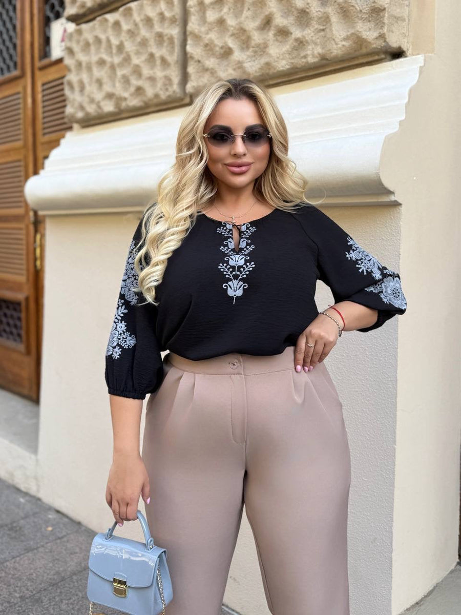 Blouse with ornaments  - Twiggy Shop