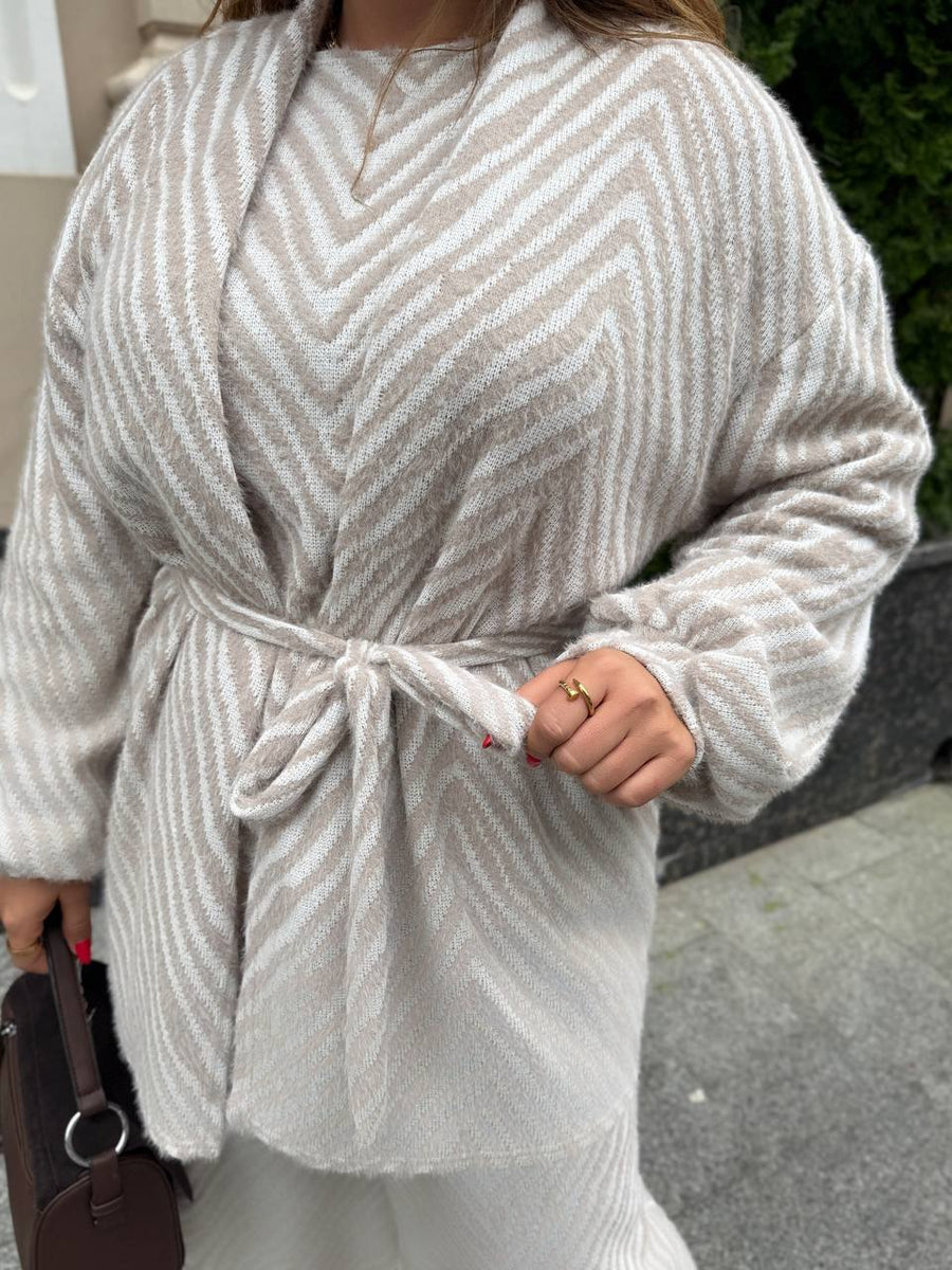 Short plush cardigan  - Twiggy Shop