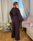 Loose-fit set  от linen  и polyester, моден и комфортен за ежедневна носия, с лек и дишащ дизайн.