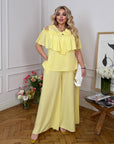 Комплект от памучна Fabric с волан, 70% cotton и 30% polyester, изображение на елегантен дамски комплект.