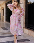 Whiteа миди рокля от organza с цветен дизайн, нежна и елегантна, със 100% polyester, подходяща за специални поводи.