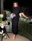 Fitted midi dress  от polyester, lycra и nylon, стилна и елегантна за ежедневни и специални случаи.