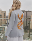 Printed blazer  от polyester и lycra, моделът е стиlinen  и модерно изглеждащ, подходящ за ежедневна носия.