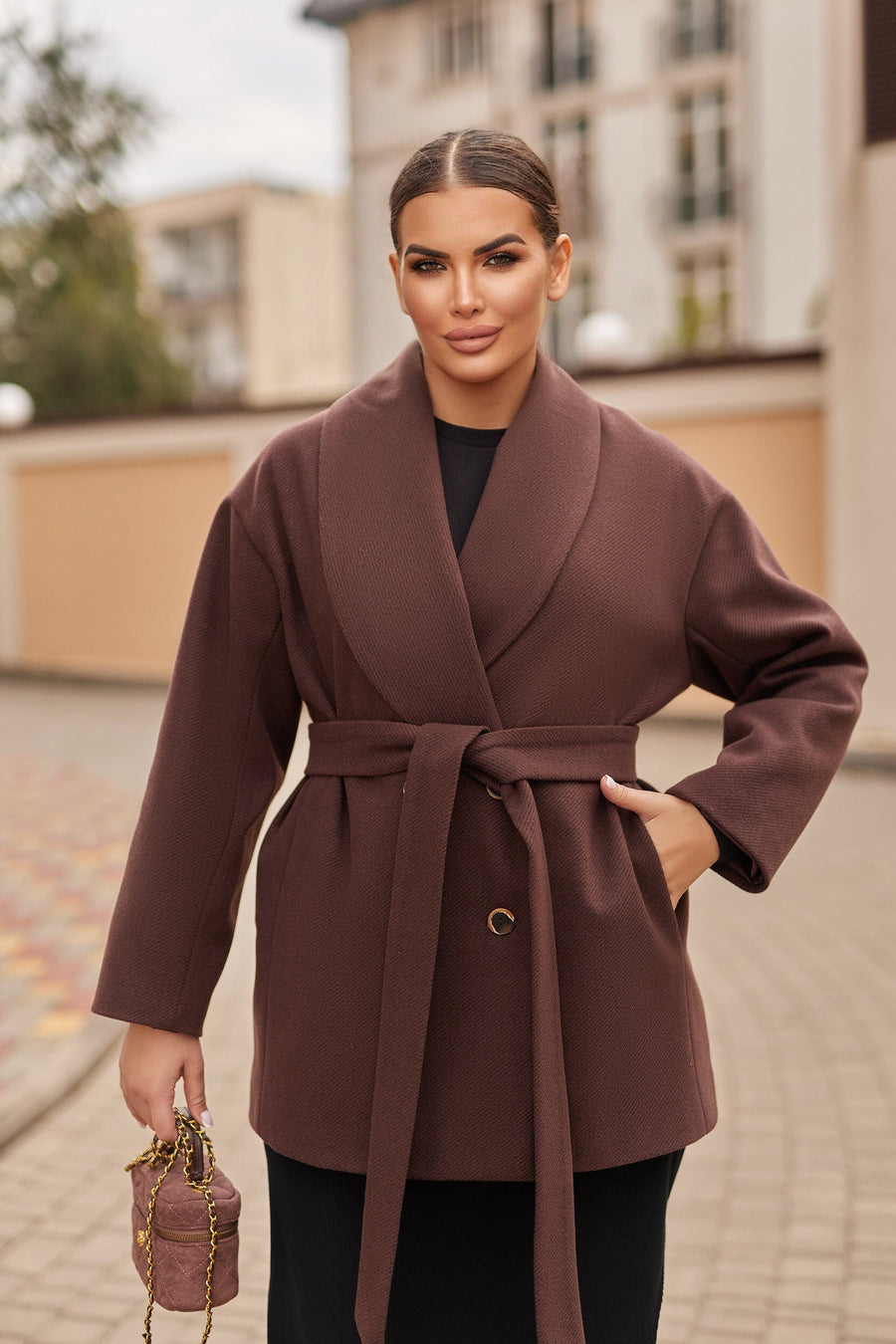 Manteau court avec ceinture