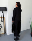 Soft ribbed knitted set with polyester, viscose and elastane, suitable for everyday wear.