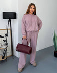 Soft ribbed-knit set with polyester, viscose and elastane, image of comfortable and stylish set for everyday life.