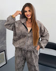 Everyday hooded set made from viscose, cotton and elastane, with comfortable hood and elegant design.